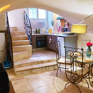 appartement-de-charme-au-coeur-du-vieil-antibes.fr-provencehotel.com/