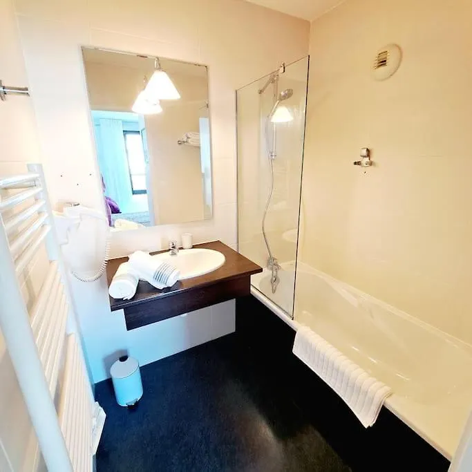 Le Valmy: Appartement Lumineux Au Pied Du Metro Lyon