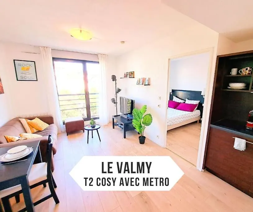 Le Valmy: Appartement Lumineux Au Pied Du Metro Lyon